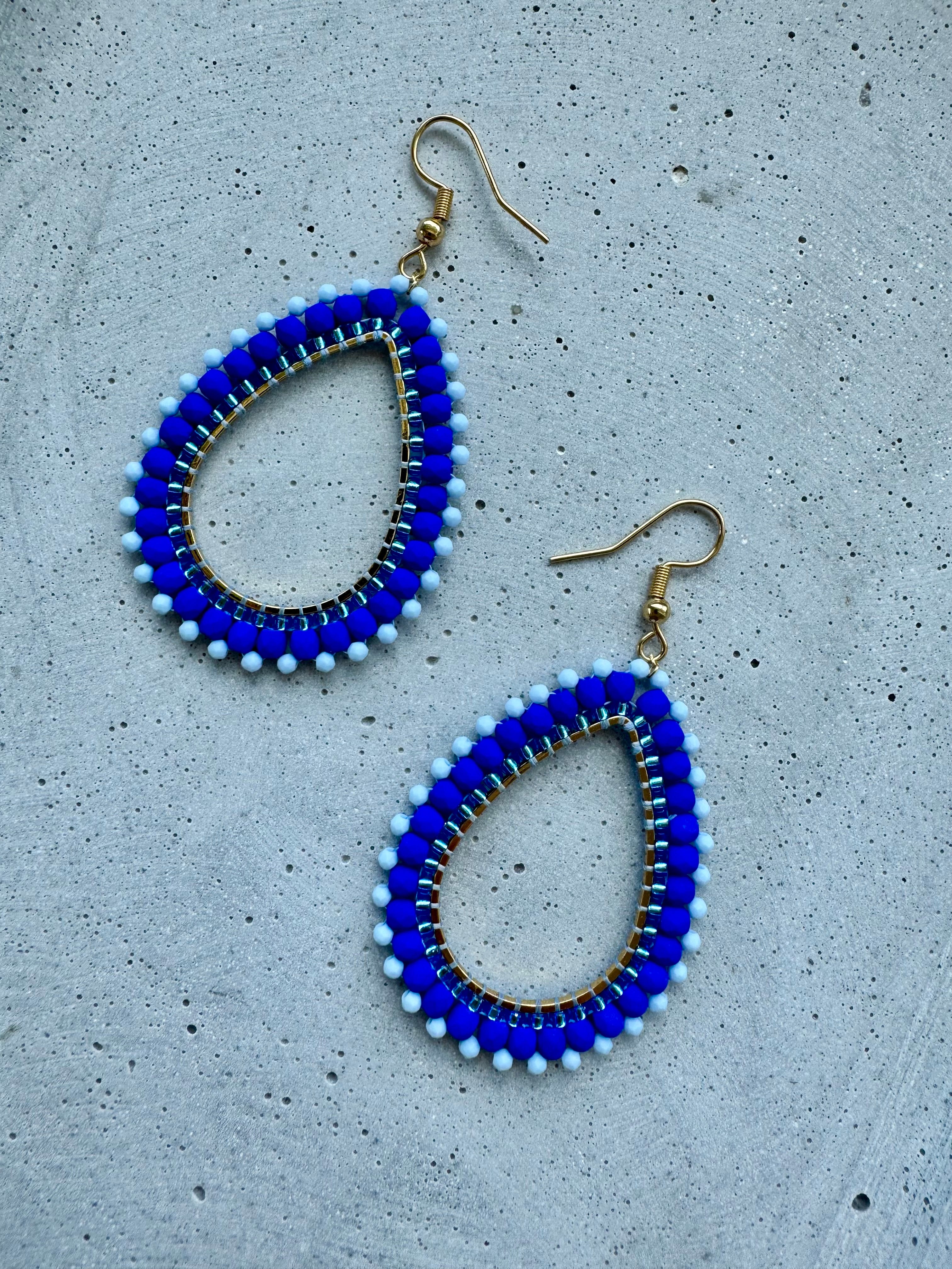 Perlenohrring S · Neonblau · Hellblau · Gold
